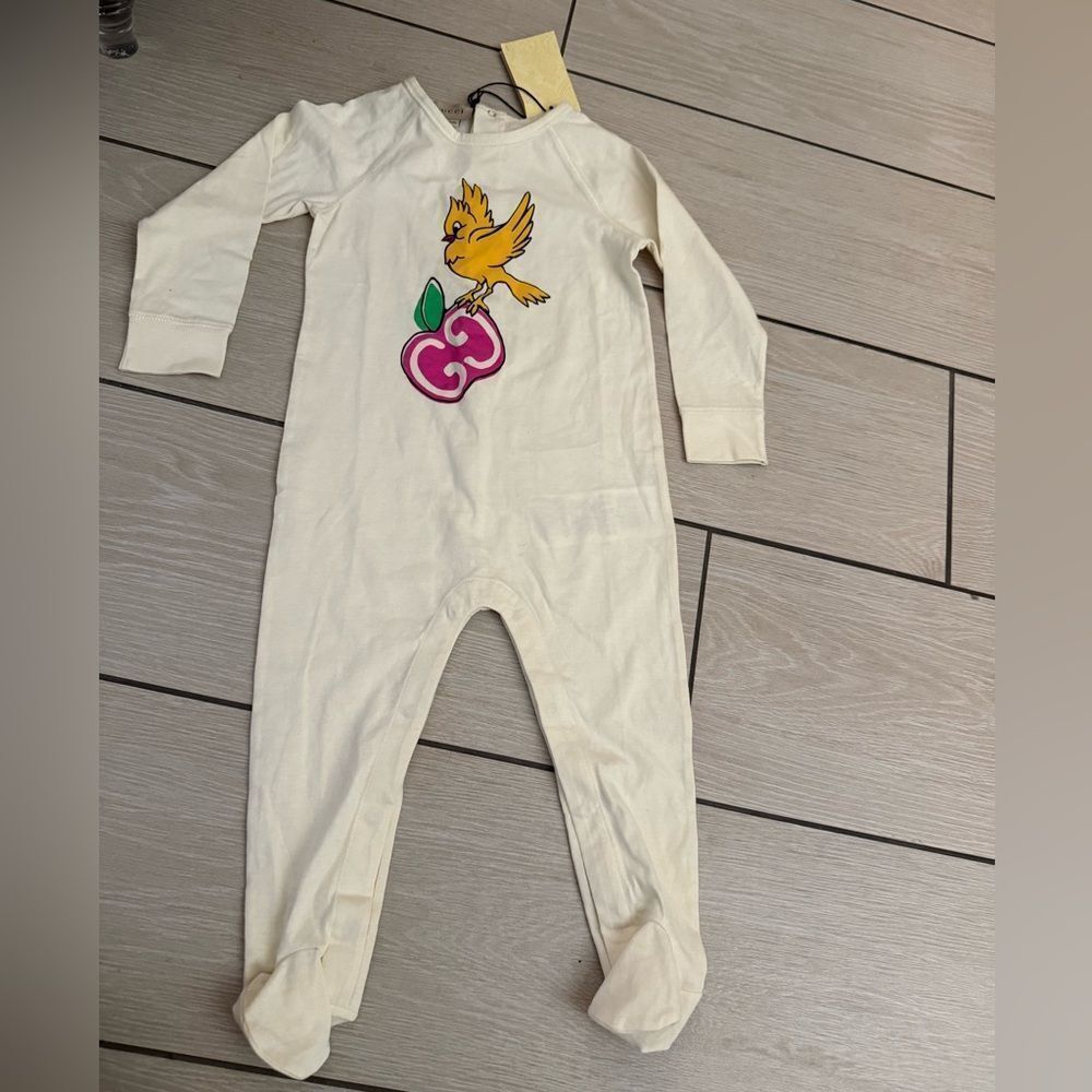 Brand new 12/18 months Gucci Cream and Yellow Footies